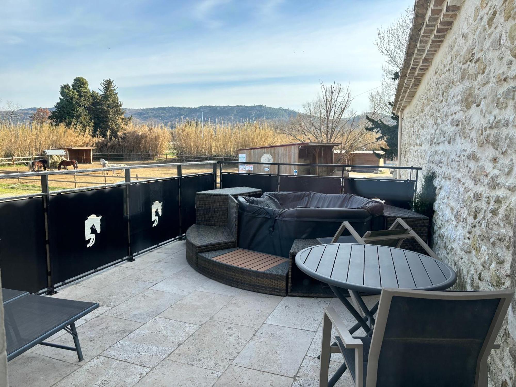 La Petite Plaine Hotel Clansayes Bagian luar foto